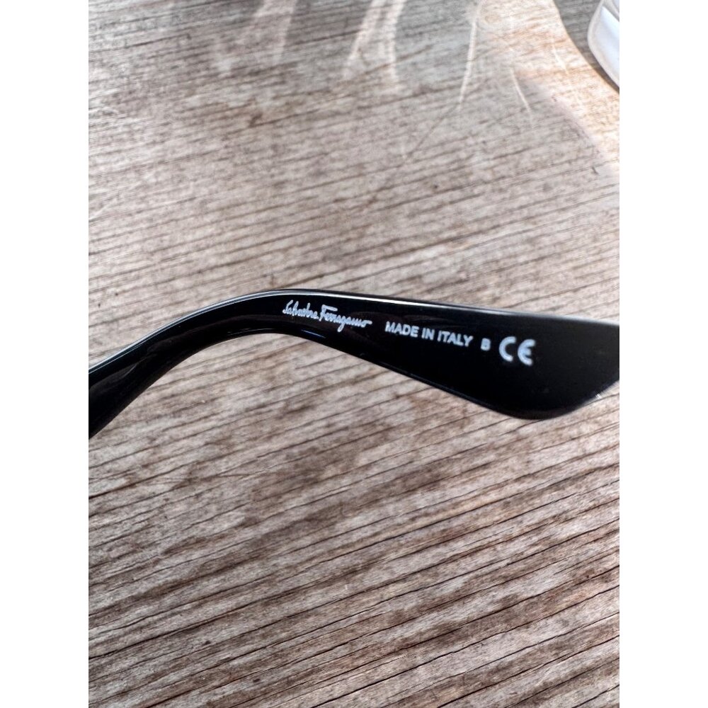Salvatore Ferragamo Sunglasses 2158 101/87 Made in Italy 63-16-121 Floral Temple - Picture 6 of 9